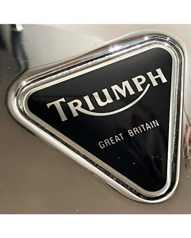 Шильдик Triumph